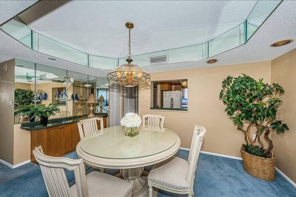 Photo of Livingroom in Sand Key