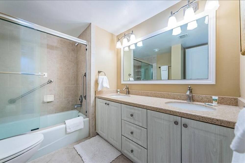 Photo of Bathroom in Sand Key