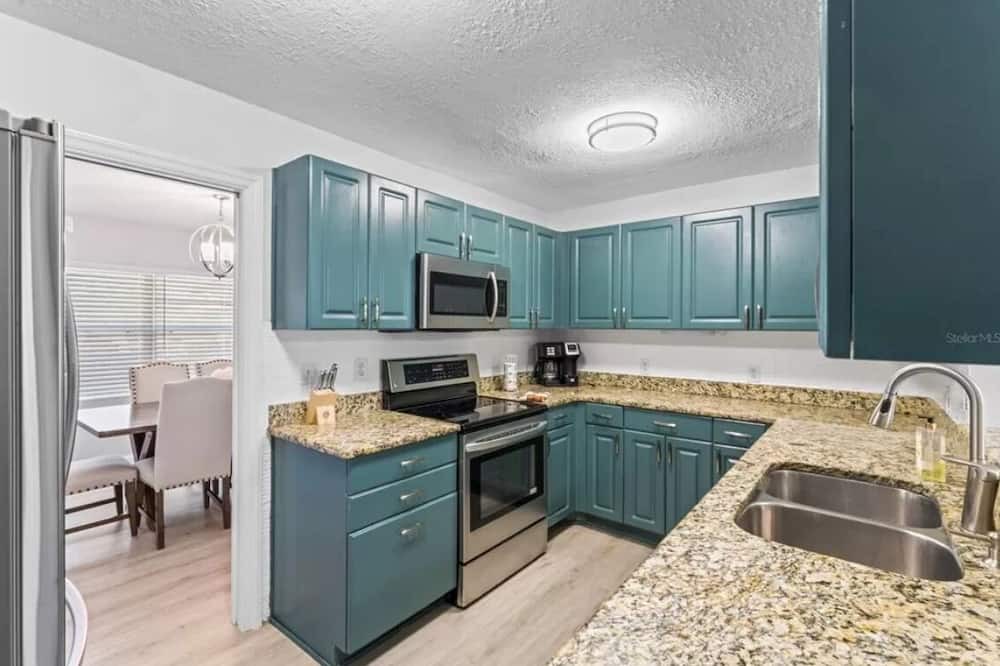 Photo of Kitchen in Dade City