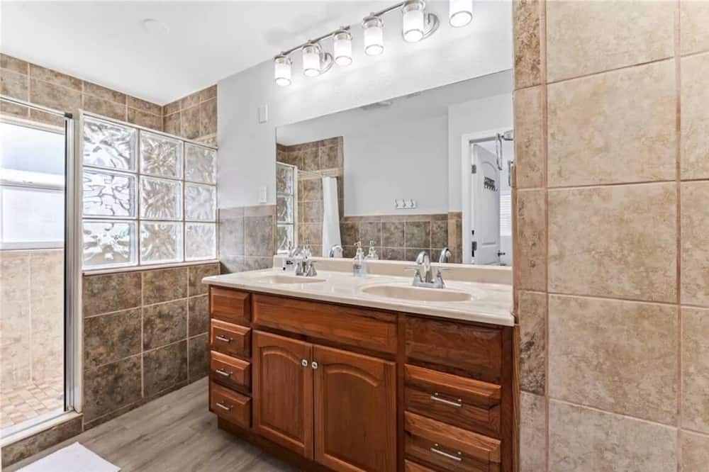 Photo of Bathroom in Dade City
