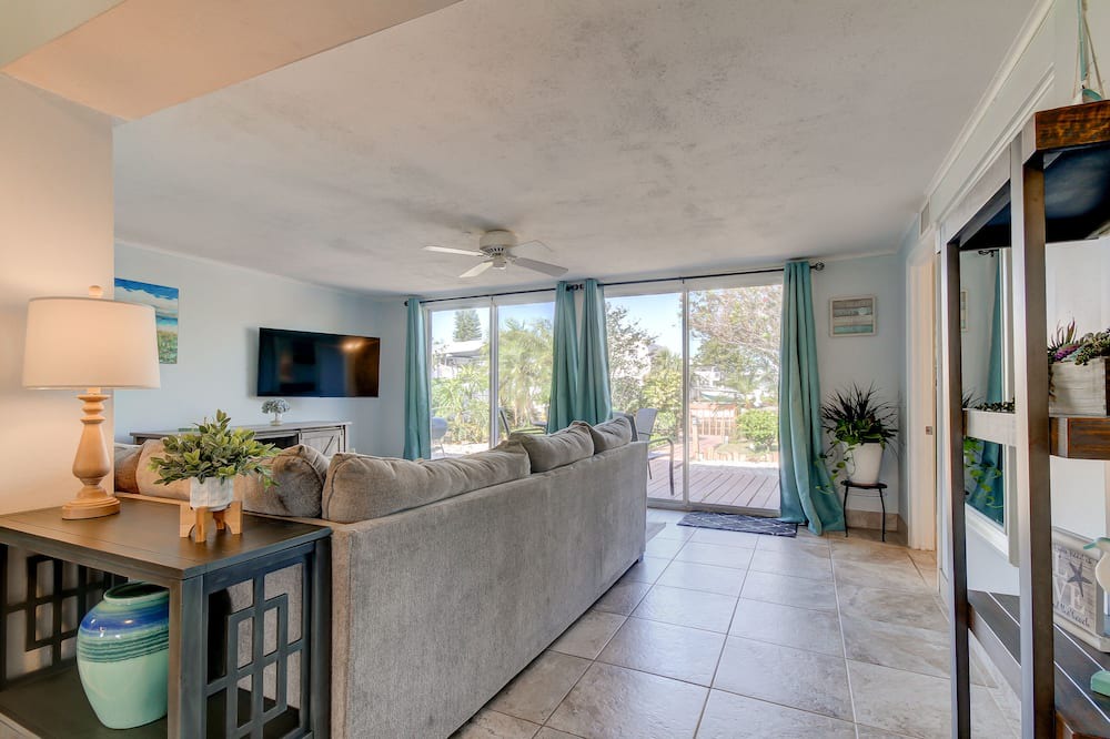 Photo of Livingroom in Sea Ranch On The Gulf