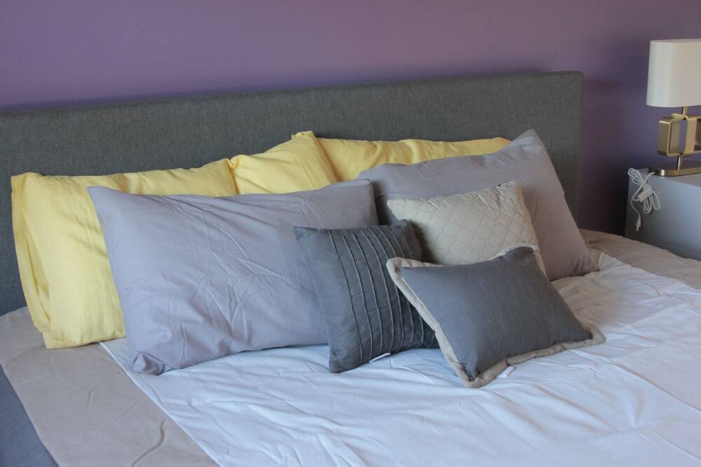 Photo of Bedroom in Gulf Gate Estates