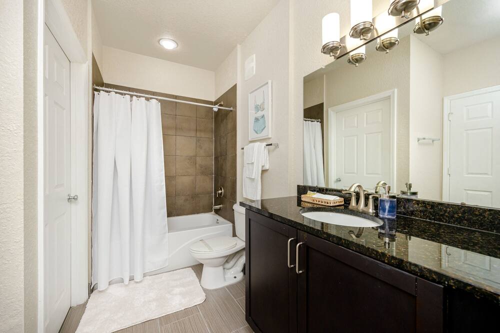Photo of Bathroom in Port Tampa City