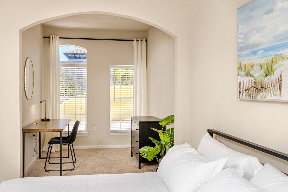 Photo of Bedroom in Port Tampa City
