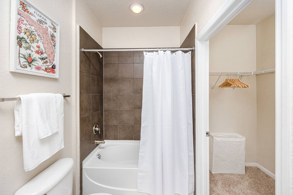 Photo of Bathroom in Port Tampa City