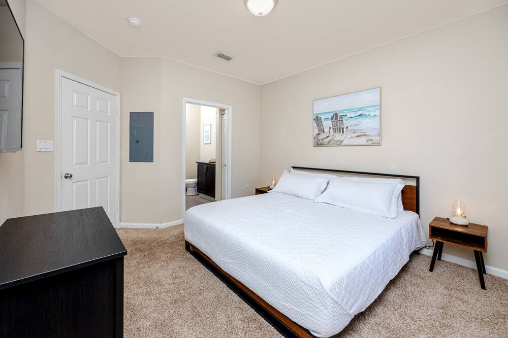 Photo of Bedroom in Port Tampa City