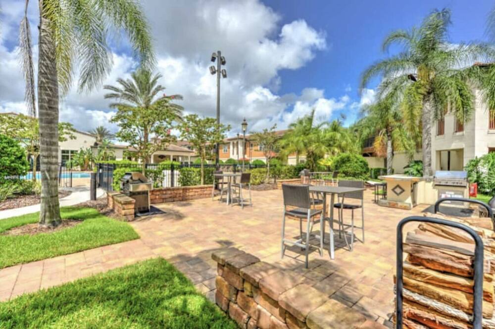 Photo of Outdoor in Deerwood