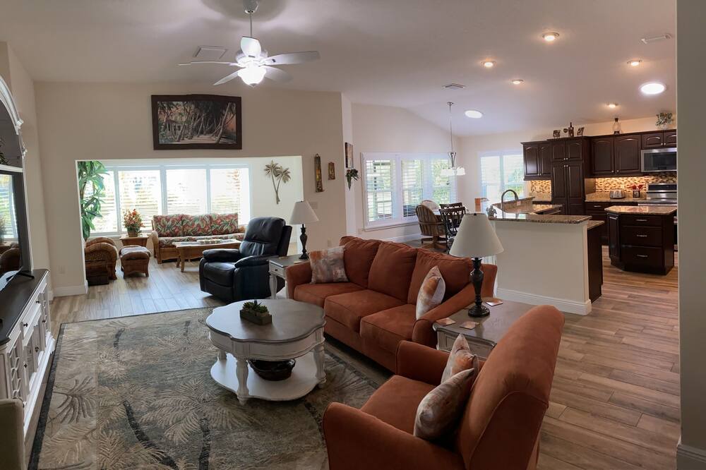Photo of Livingroom in Fruitland Park