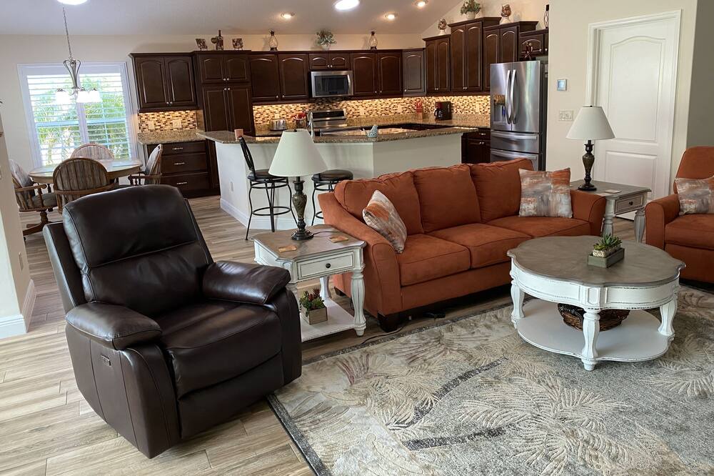Photo of Livingroom in Fruitland Park