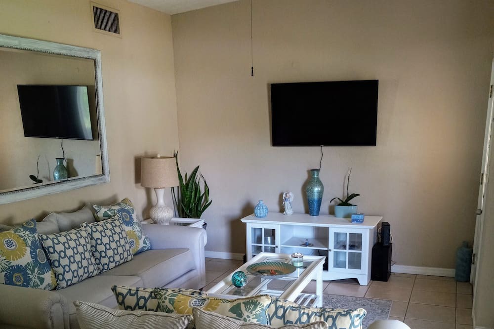 Photo of Livingroom in Disston Heights