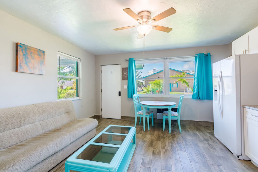 Photo of Livingroom in Redington Shores