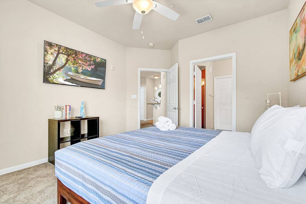 Photo of Bedroom in Port Tampa City