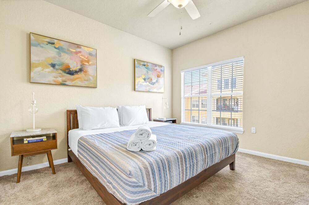 Photo of Bathroom in Port Tampa City