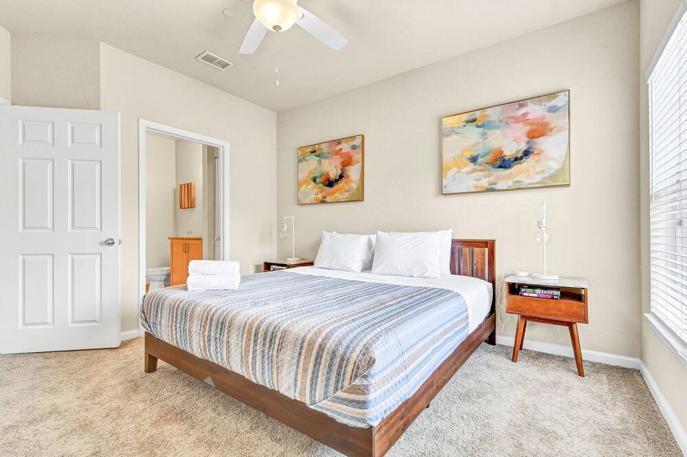 Photo of Bedroom in Port Tampa City