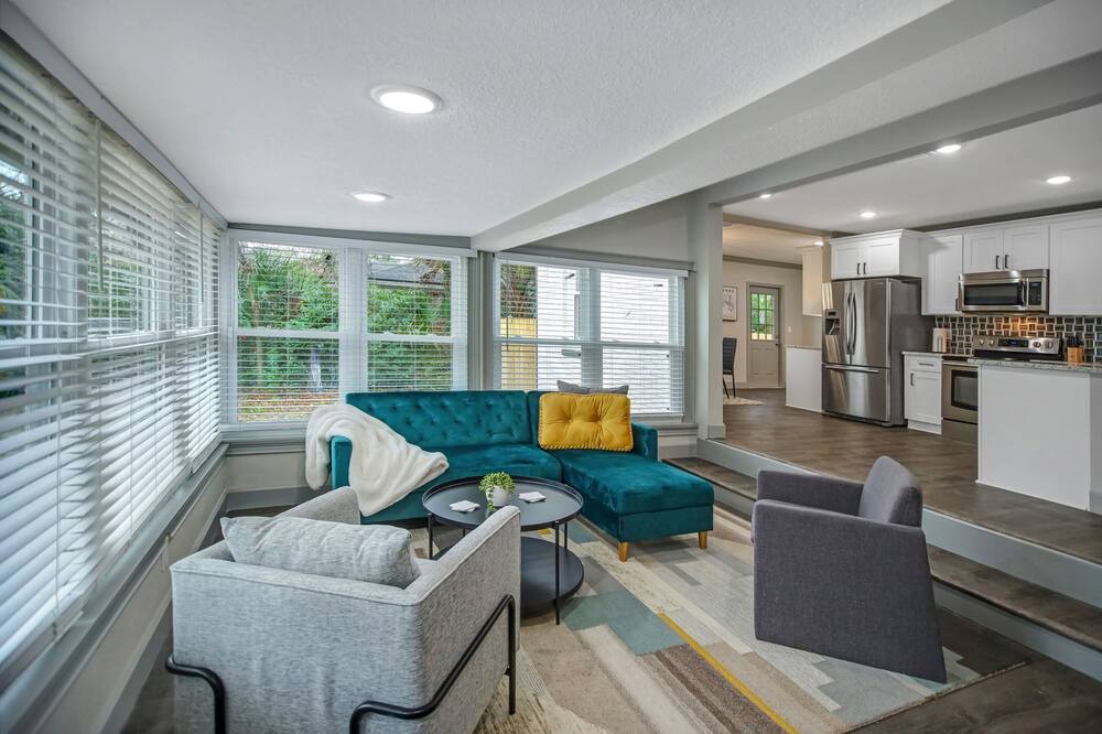 Photo of Livingroom in Murray Hill