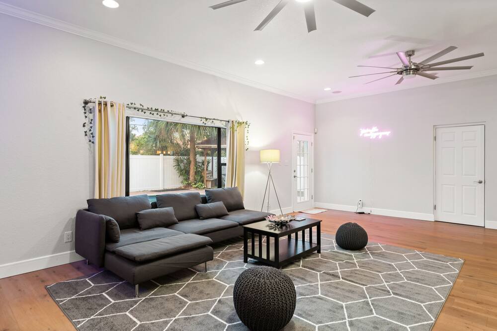 Photo of Livingroom in Davis Islands