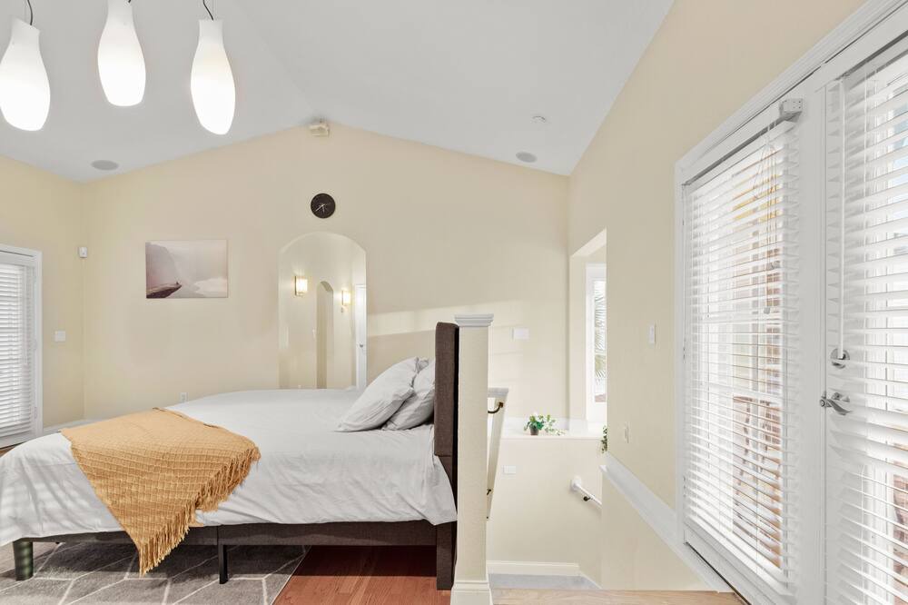 Photo of Bedroom in Davis Islands