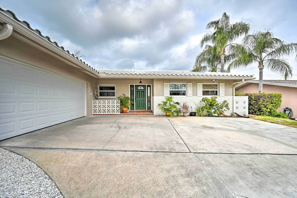 Photo of Outdoor in Harbor Hills