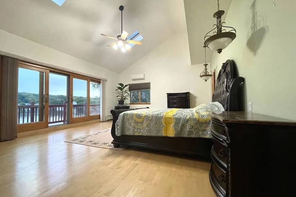 Photo of Bedroom in Lake Hopatcong