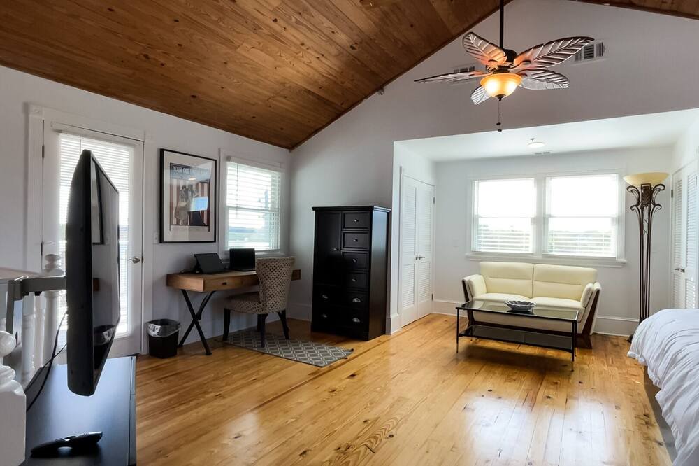 Photo of Bedroom in Downtown Historic District