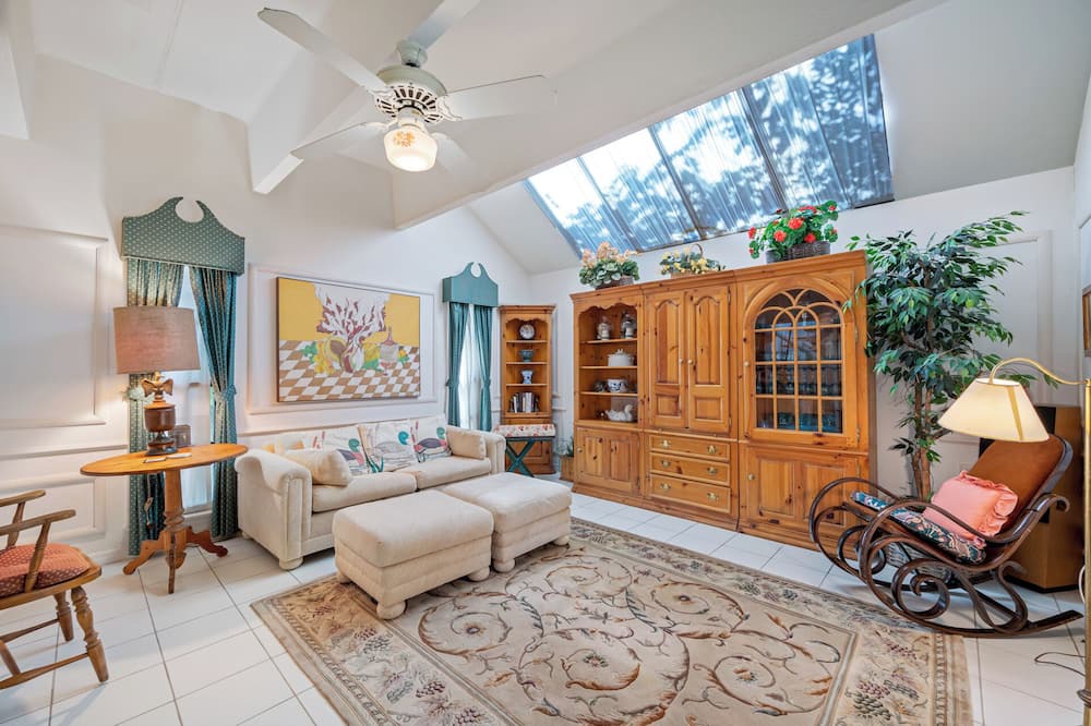 Photo of Bedroom in Redington Beach