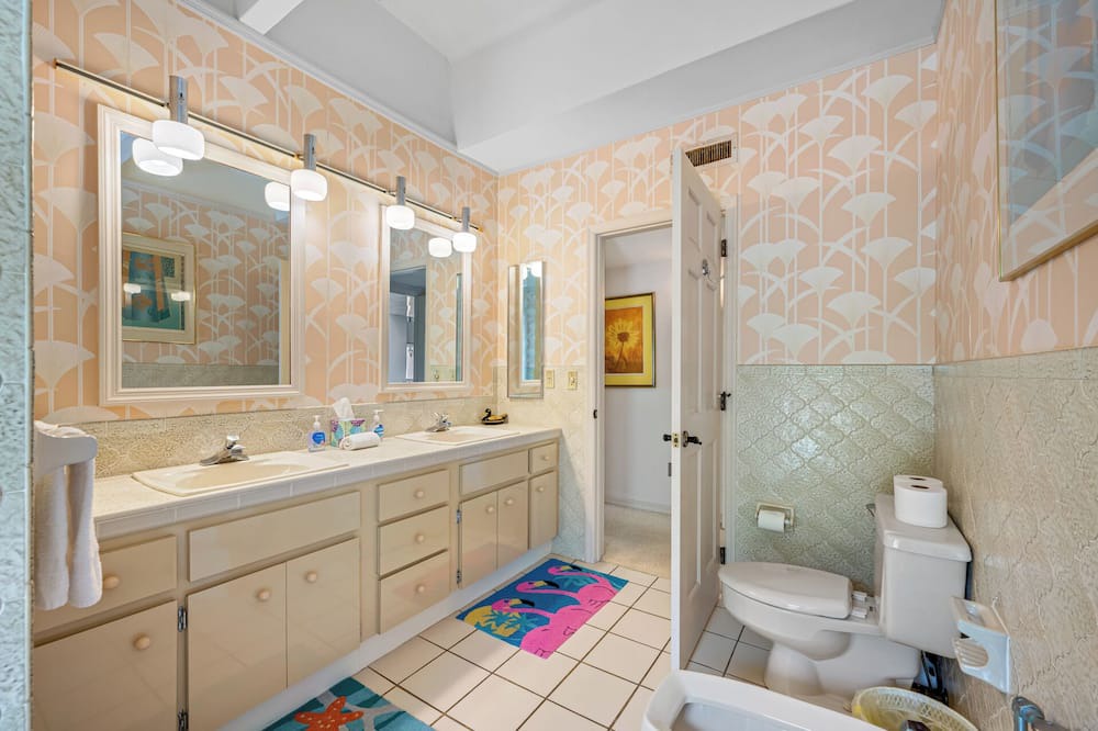 Photo of Bathroom in Redington Beach