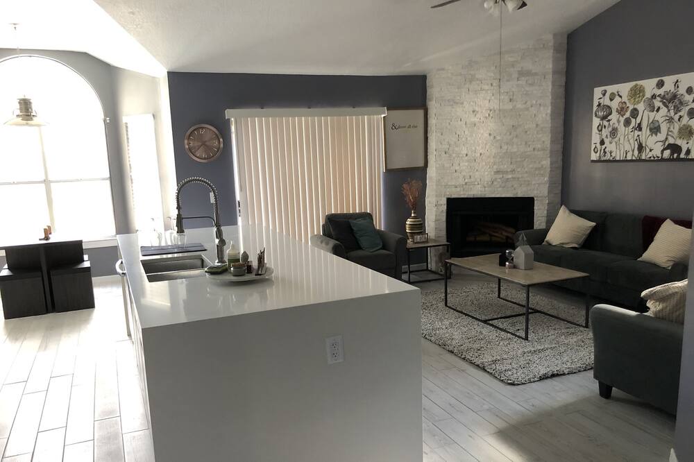 Photo of Livingroom in Ocoee