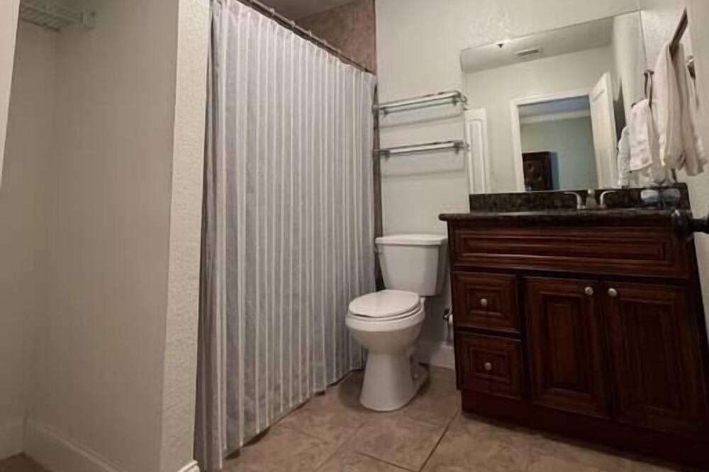 Photo of Bathroom in Palma Ceia