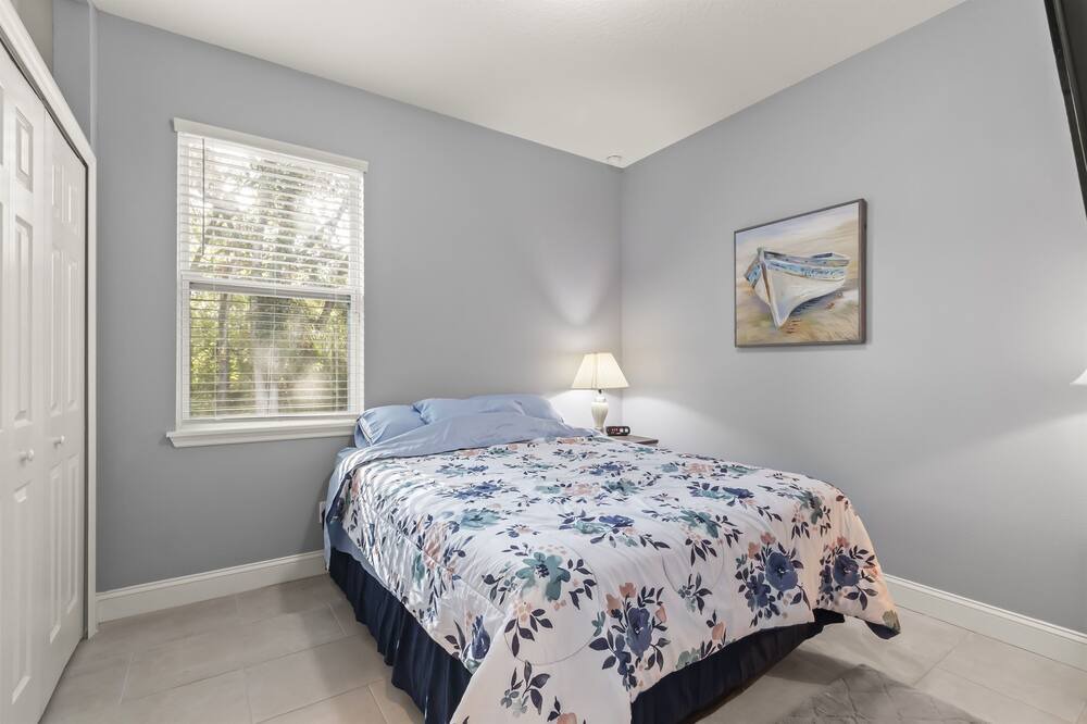 Photo of Bedroom in Clair-Mel City