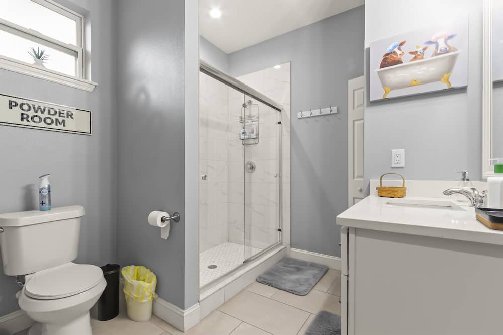 Photo of Bathroom in Clair-Mel City