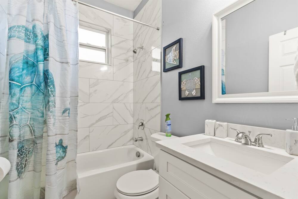 Photo of Bathroom in Clair-Mel City