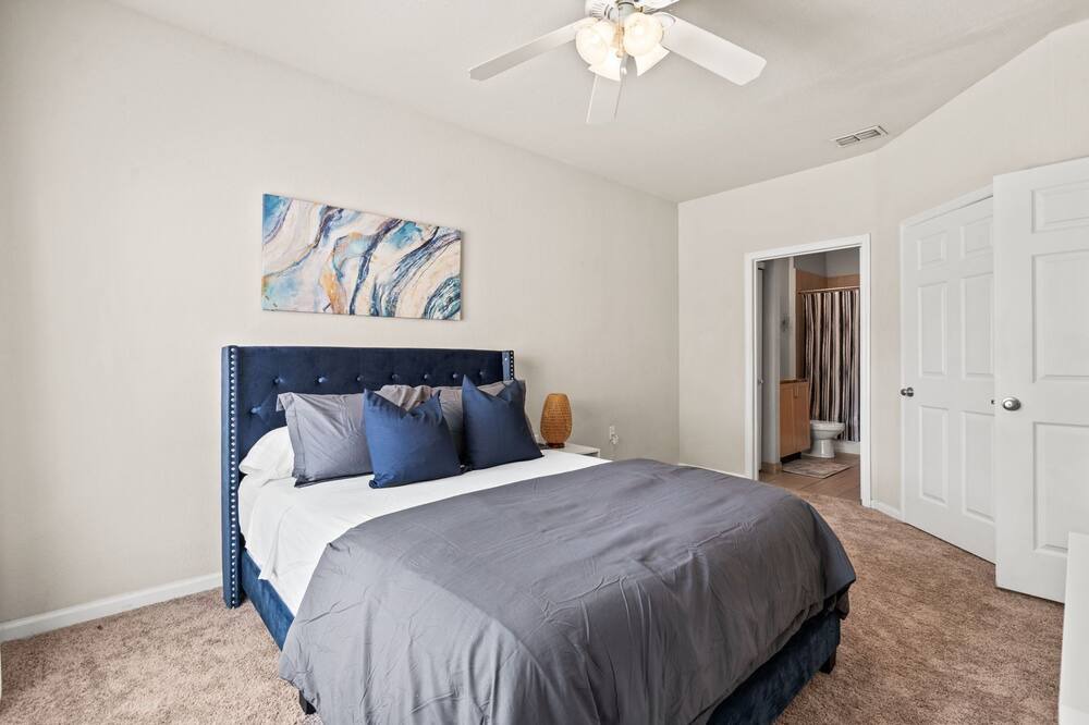 Photo of Bedroom in Port Tampa City