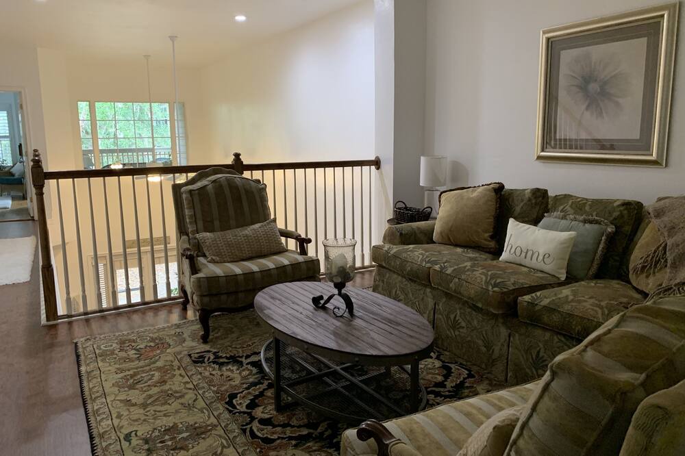 Photo of Livingroom in Gainesville