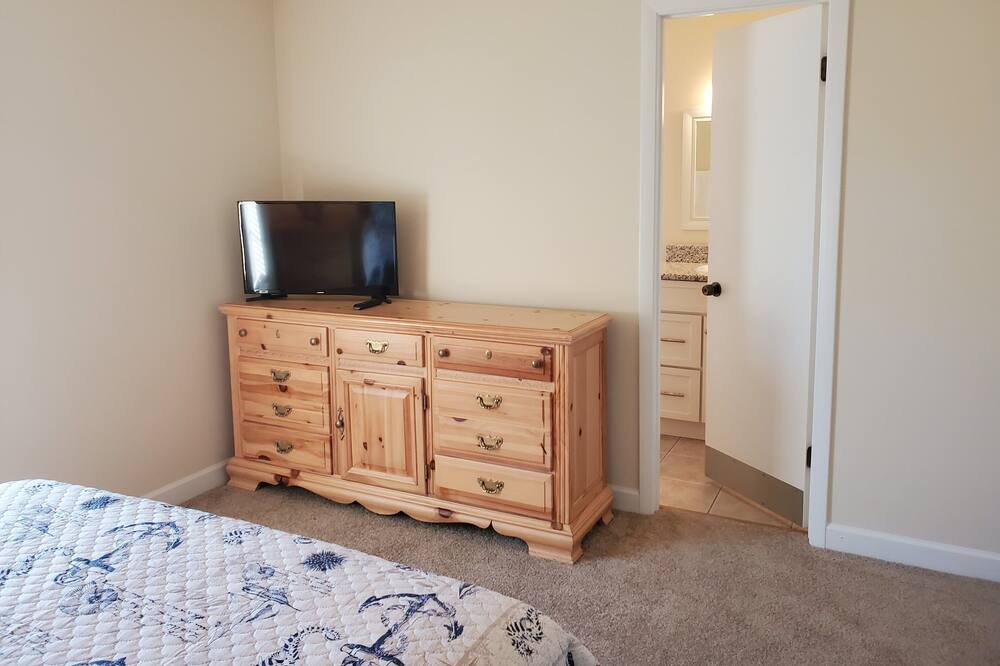 Photo of Bedroom in Hidden Lake