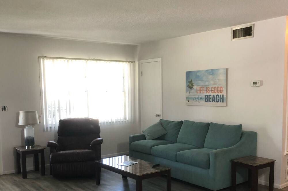 Photo of Livingroom in Holly Hill