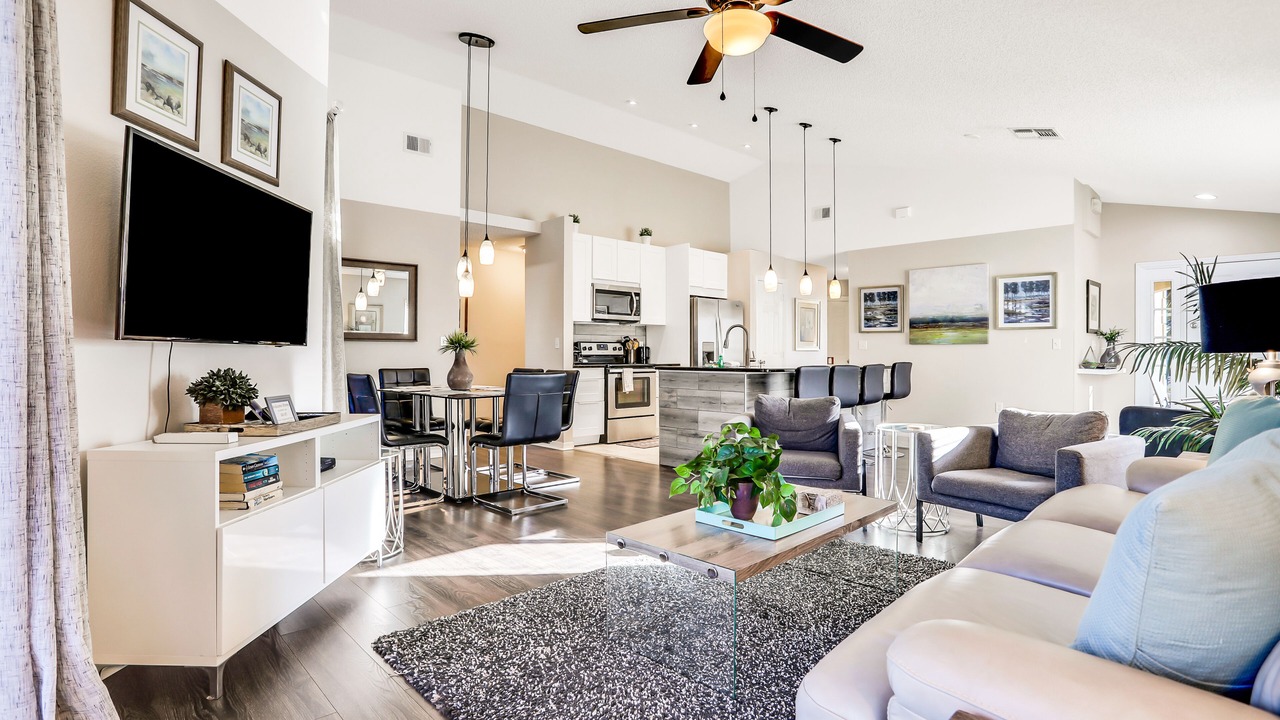 Photo of Livingroom in Westridge