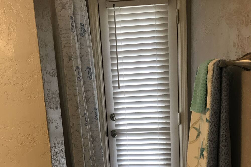 Photo of Bathroom in Candler