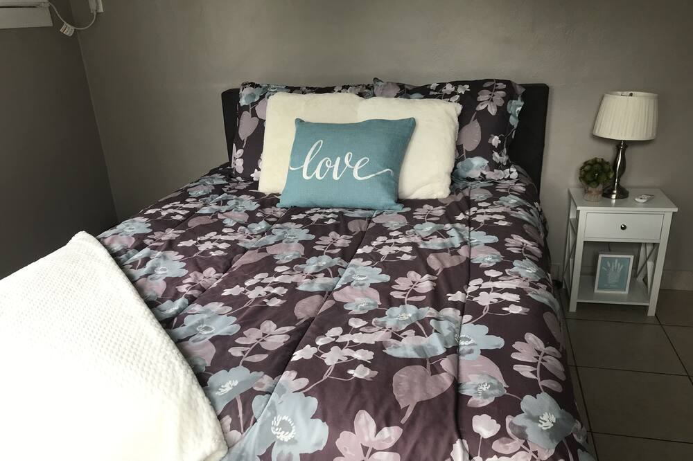 Photo of Bedroom in Candler