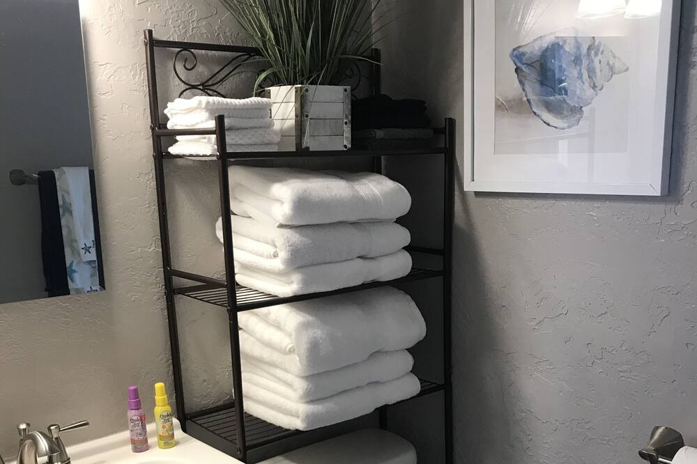 Photo of Bathroom in Candler