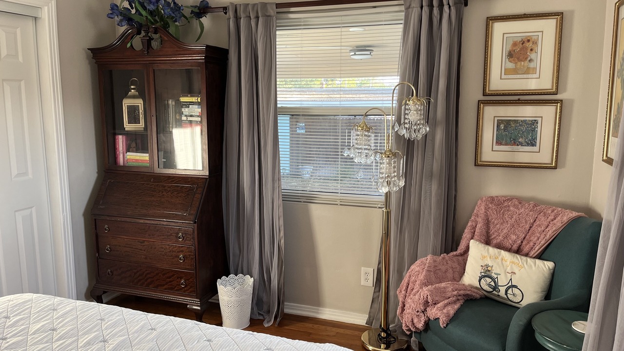 Photo of Bedroom in United Central