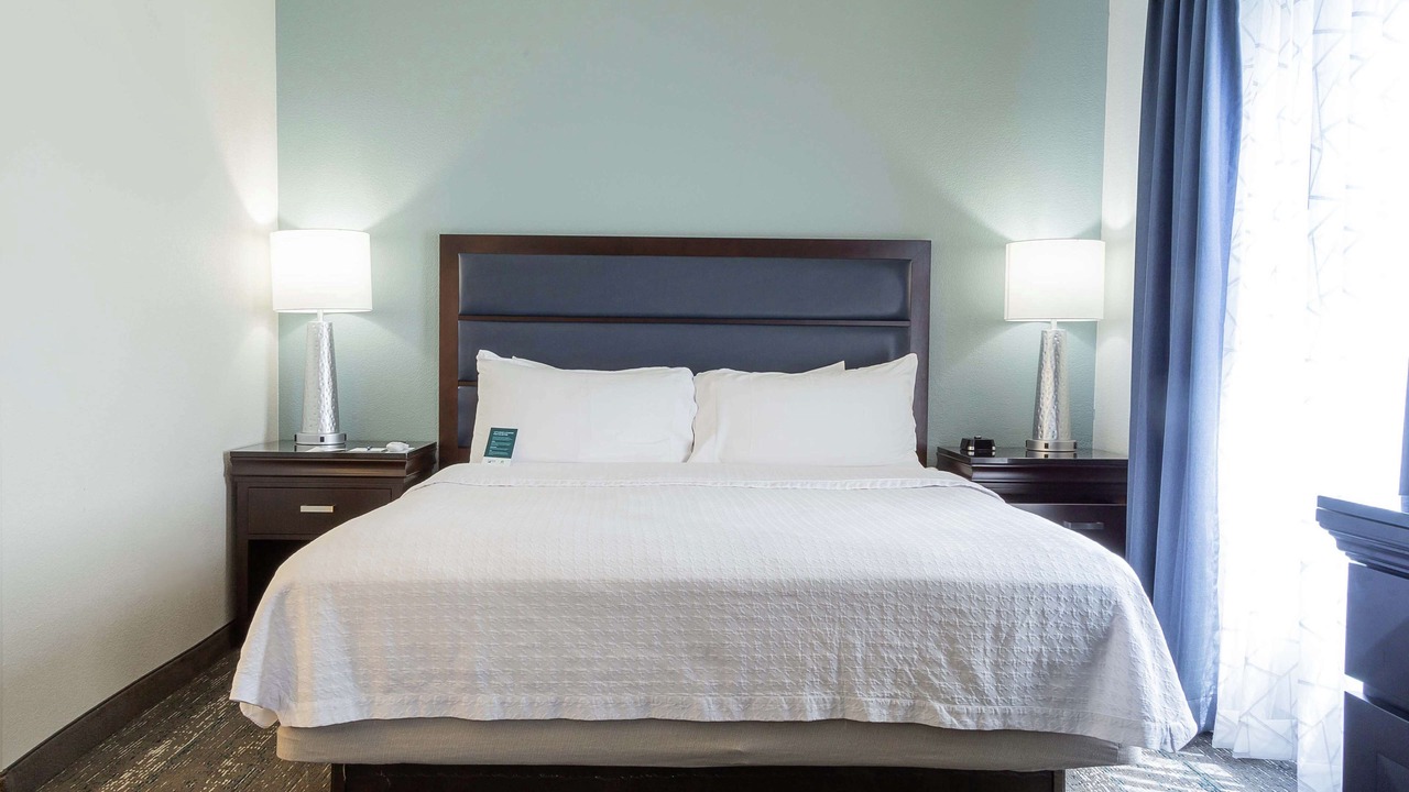 Photo of Bedroom in Ludlam