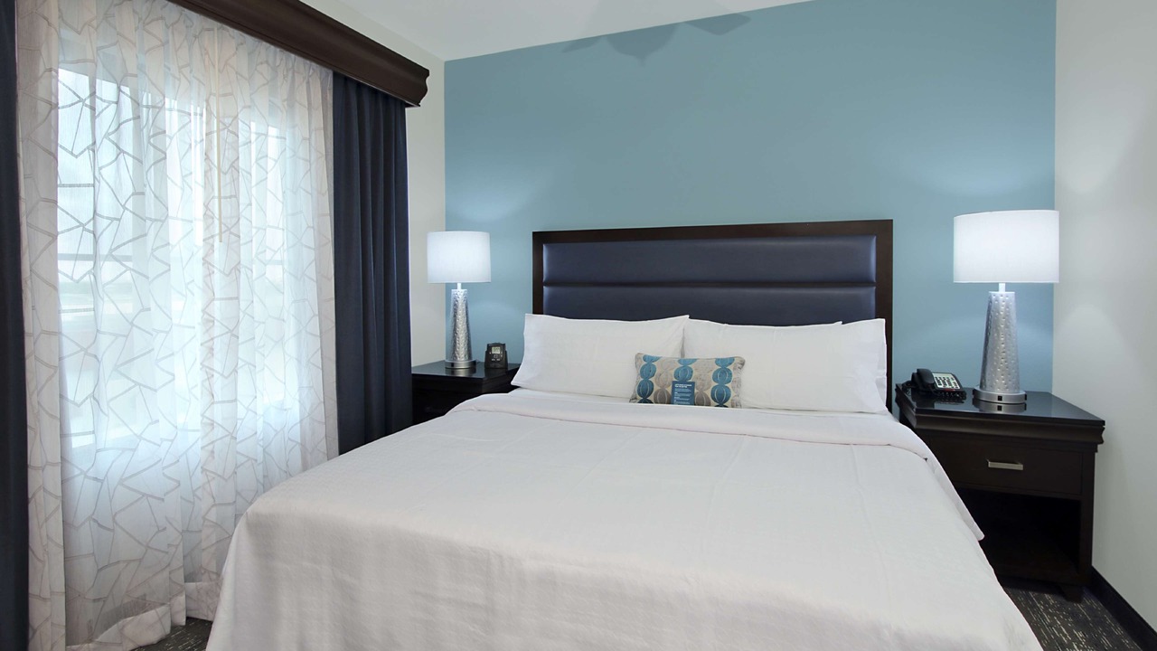 Photo of Bedroom in Ludlam