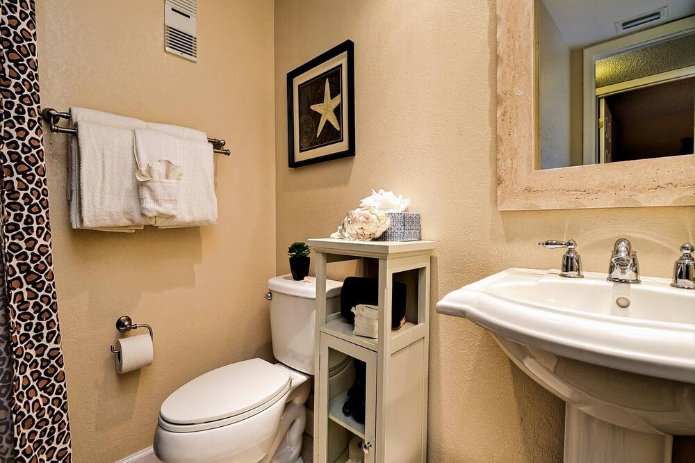 Photo of Bathroom in Sand Key