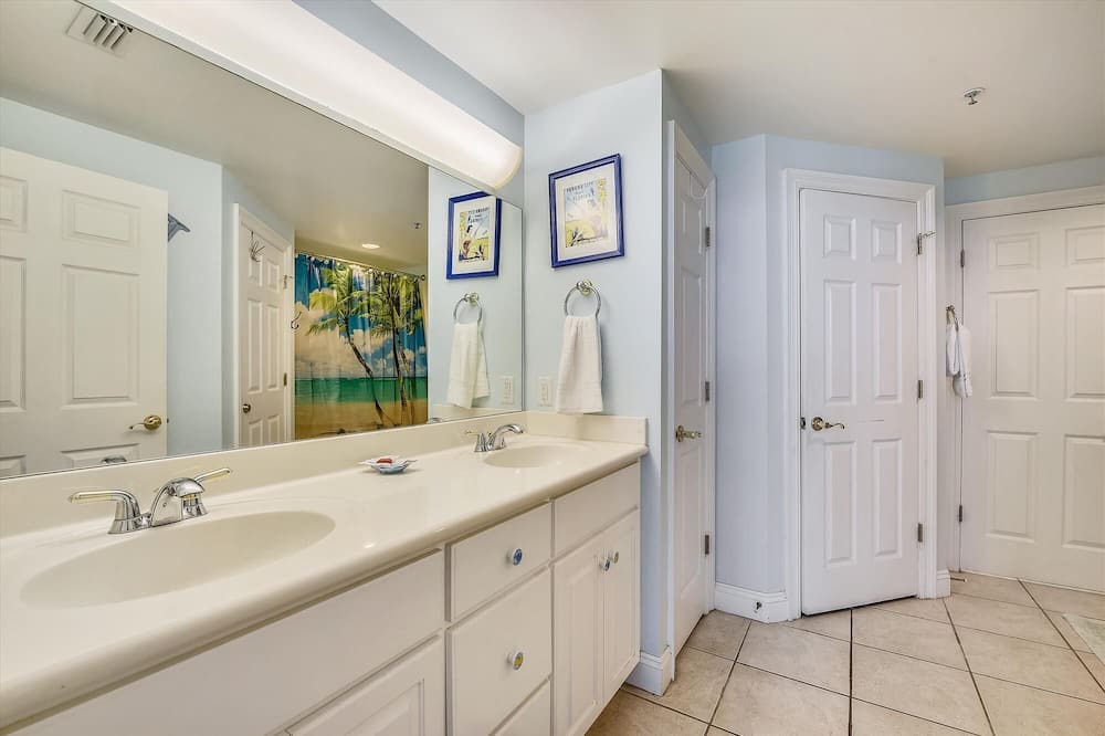Photo of Bathroom in Thomas Drive