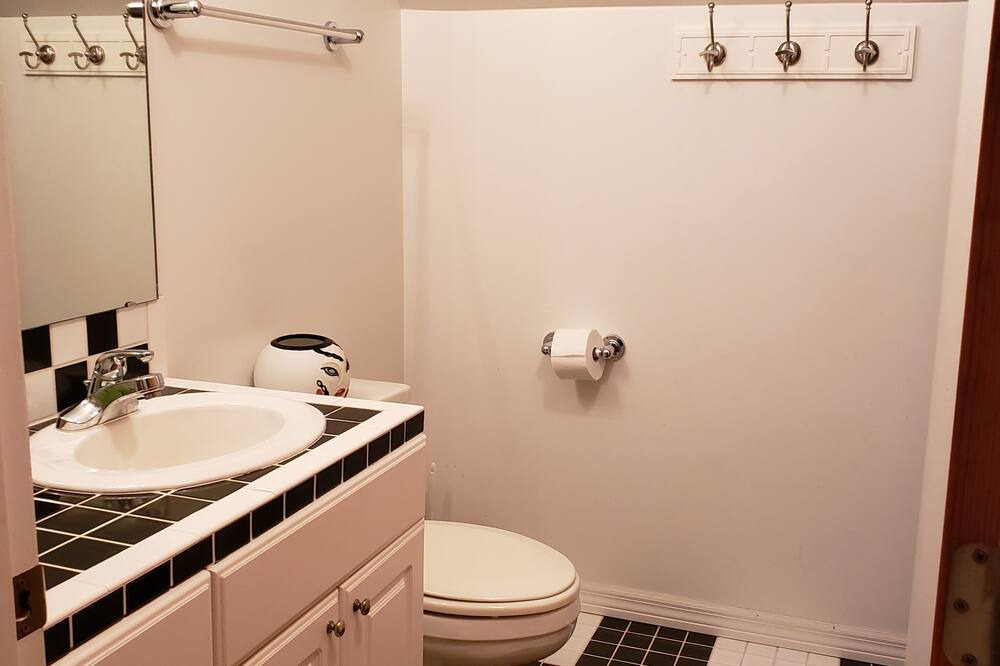 Photo of Bathroom in Hawthorne