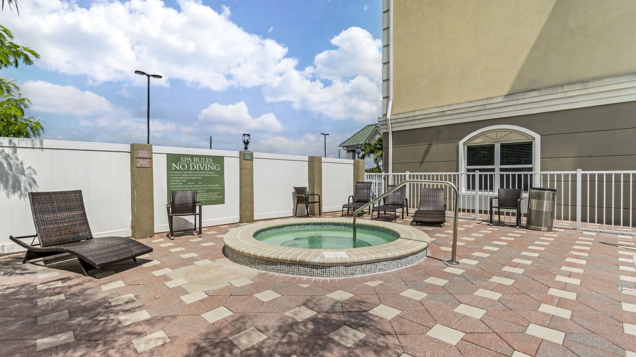 Photo of Patio Balcony in Bearss Plaza