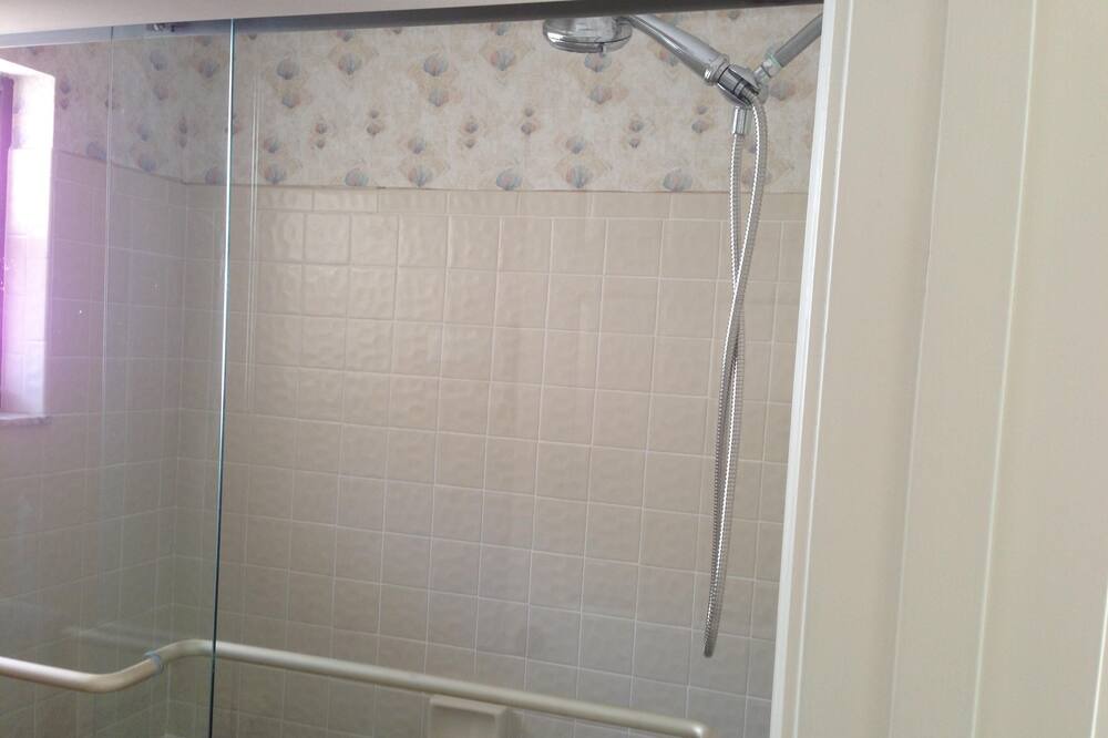 Photo of Bathroom in Plantation