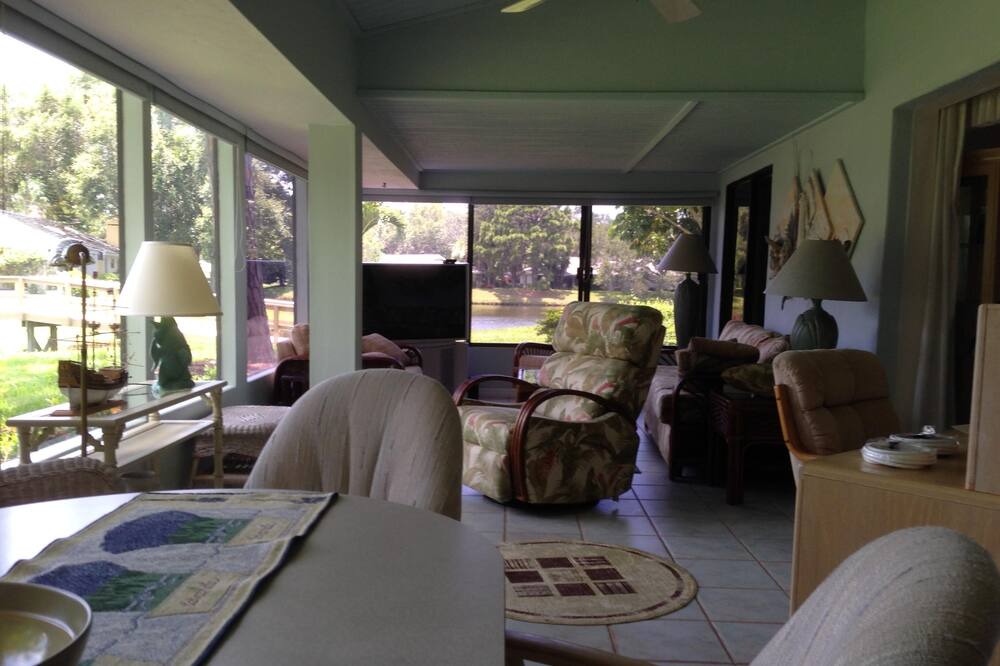 Photo of Livingroom in Plantation