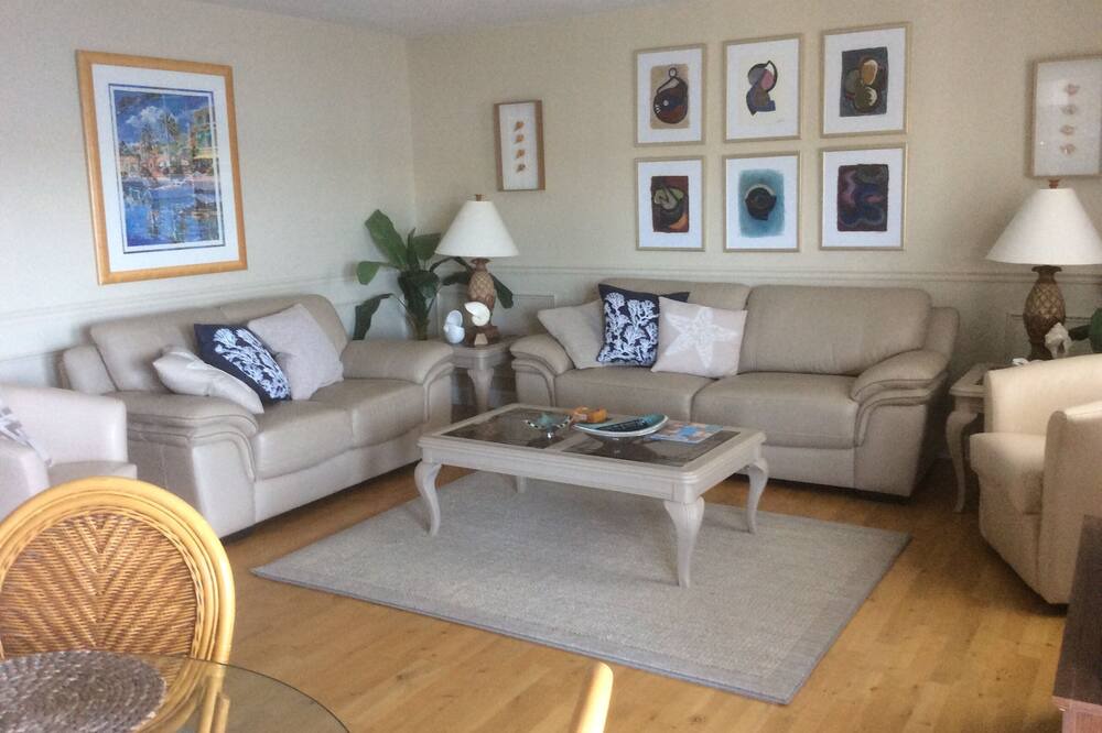 Photo of Livingroom in Coquina Key