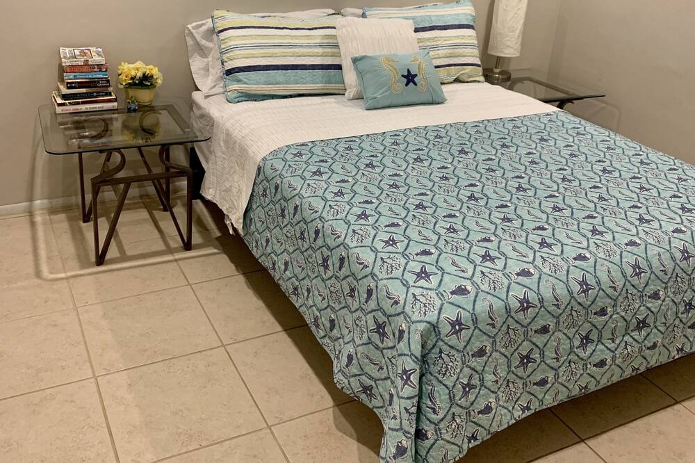 Photo of Bedroom in Holiday Garden Estates